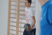 d33