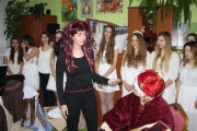 b16