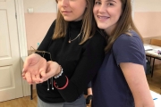 s16